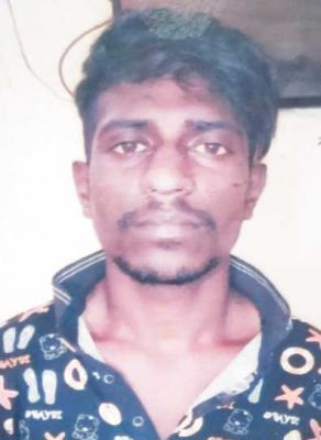 पान ठेला के पास से बाइक पार, गिरफ्तार