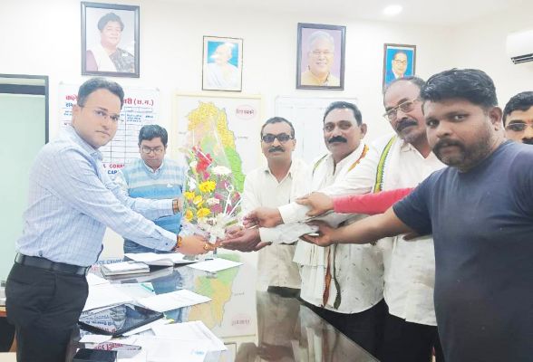 नव पदस्थ कलेक्टर से साहू समाज के पदाधिकारियों ने भेंट की