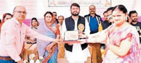 विधायक छाबड़ा ने छात्रों को मन लगाकर पढऩे कहा