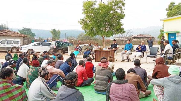 किसानों को असम-कोलकाता जहां बढिय़ा चाय की खेती होती है वहां प्रशिक्षण के लिए भेजा जाएगा- कलेक्टर 