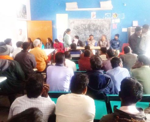आत्मानंद स्कूल में अभिभावकों संग कई मुद्दों पर चर्चा