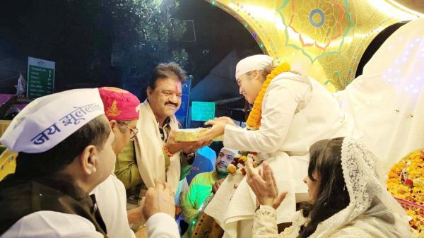 शोभायात्रा का  रेखचंद ने कांग्रेसियों संग किया स्वागत