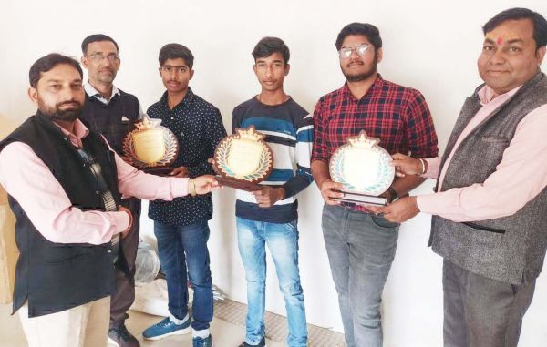 राज्यस्तरीय शतरंज प्रतियोगिता में रामानुजगंज के खिलाडिय़ों ने किया उत्कृष्ट प्रदर्शन