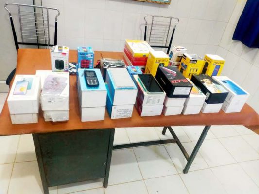 चोरी हुए लाखों के मोबाइल को 4 घंटे के भीतर बरामद