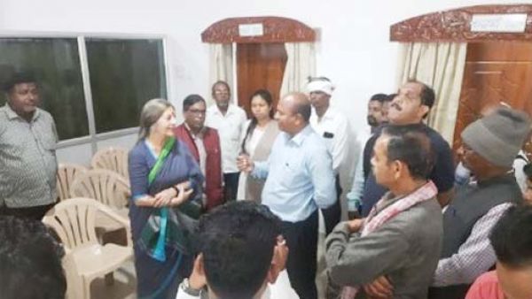 राष्ट्रीय नेत्री वृंदा करात से कोण्डागांव के सीपीआई कार्यकर्ता व पदाधिकारियों से की मुलाकात