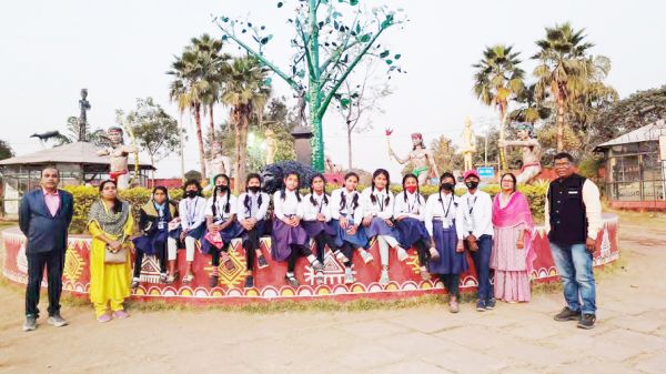 हरदीभाटा के बच्चों ने किया शैक्षणिक भ्रमण