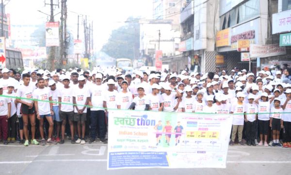 सबके साथ रायगढ़ भी दौड़ा, लोगों ने लगाई स्वच्छता दौड़  