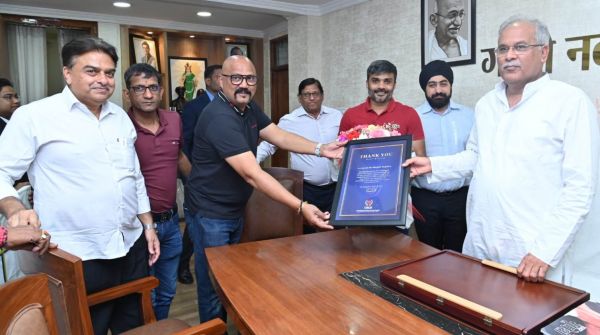 सीएम से छत्तीसगढ़ स्टेट क्रिकेट संघ के प्रतिनिधिमंडल ने की सौजन्य मुलाकात