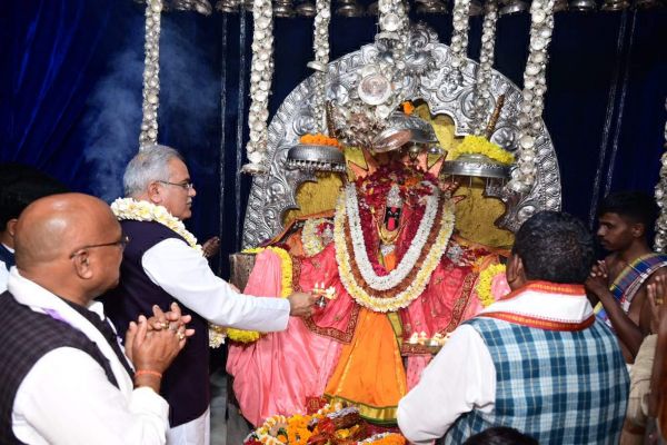 सीएम ने हिंगलाजिन मां से की प्रदेशवासियों की सुख -समृद्धि  और खुशहाली की कामना