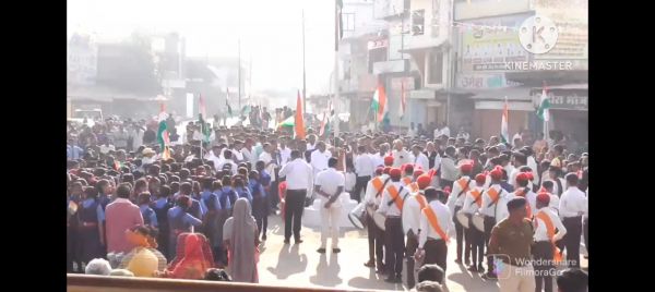 जगह-जगह ध्वजारोहण