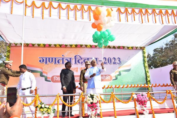 एमएमसी में मंडावी ने ध्वजारोहण कर ली सलामी