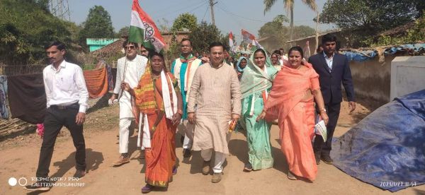 खुज्जी क्षेत्र में हाथ से हाथ जोड़ो यात्रा का शुभारंभ