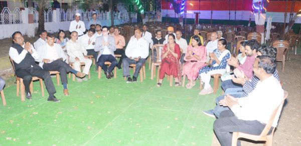 अधिकारी-कर्मचारियों ने दी अभिव्यक्ति