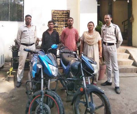 चोरी की 2 बाइक के साथ आरोपी गिरफ्तार