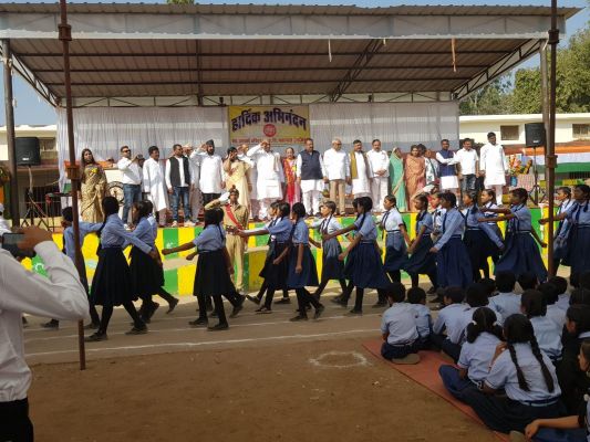 राष्ट्रीय पर्व हम सभी के अंदर नई ऊर्जा का संचार करती है-धनेन्द्र