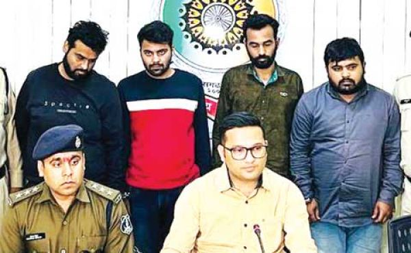 ईगल गैंग लॉकप में, 8 वारदातों में सोने की चैन गले से खींच भागे