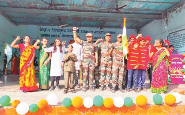  केंद्रीय विद्यालय चिरमिरी में हर्षोल्लास से मनाया गणतंत्र दिवस