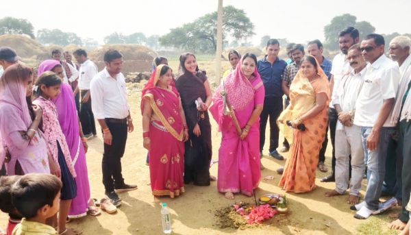मोंगरा में तारिणी ने किया विकास कार्यों का भूमिपूजन