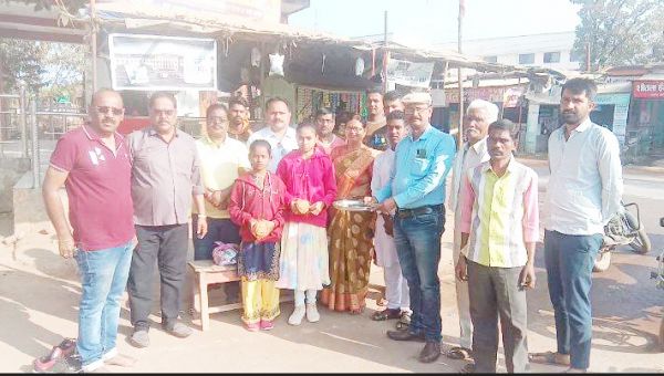 संघ व भाजपाइयों ने किया एकल विद्यालय की छात्राओं को विदा