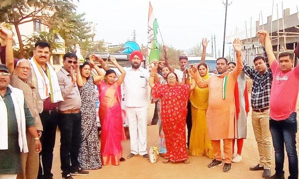 रेवाडीह वार्ड में निकली कांग्रेस की हाथ से हाथ जोड़ो यात्रा