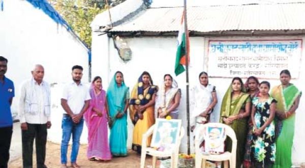 खादी ग्रामोद्योग केंद्र में गणतंत्र दिवस