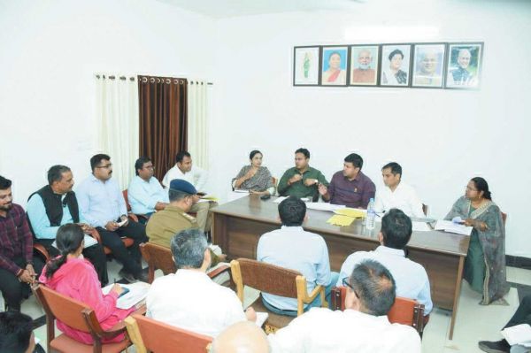  गरियाबंद व धमतरी कलेक्टर ने राजिम मेला तैयारी को  अंतिम रूप देने ली बैठक