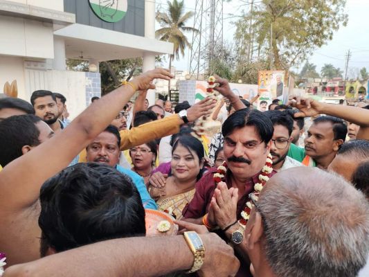 कांग्रेसियों ने किया बालाजी भगवान की शोभायात्रा का भव्य स्वागत