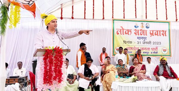 वनांचल की दुर्दशा देख सरकार पर भडक़े अभिषेक  प्रधानमंत्री आवास योजना का बुरा हाल, चारों ओर भ्रष्टाचार