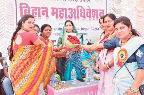बिहान महाधिवेशन व बिहान मेले में सैकड़ों महिलाएं शामिल