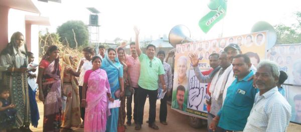 कांग्रेस की हाथ से हाथ जोड़ो पदयात्रा चरमुडिय़ा से