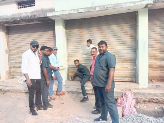 निगम  ने 20 दुकानों को किया सील