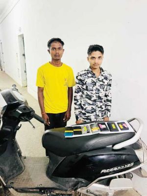 बाईक में घुम-घुम कर मोबाईल लूटने वाले 4 गिरफ्तार