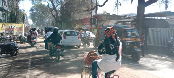 सुबह सवेर धूल स्नान...