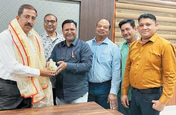 लायंस ने किया एसपी का सम्मान