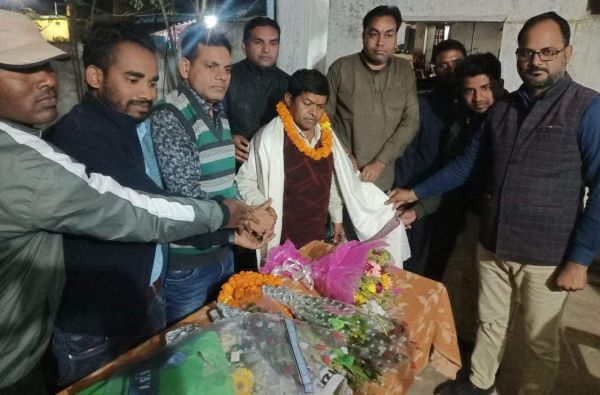 सेवानिवृत्त एसडीओ को दी विदाई