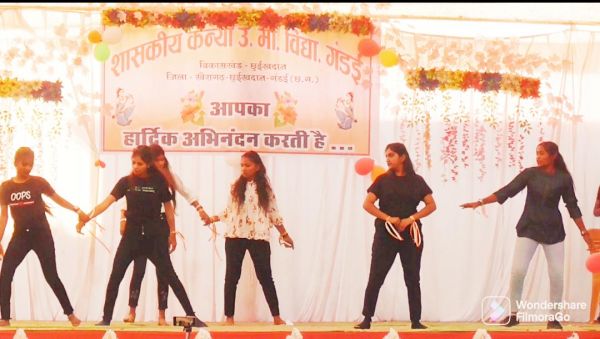 शा. कन्या व मिडिल स्कूल में वार्षिकोत्सव, बच्चों ने मोहा मन