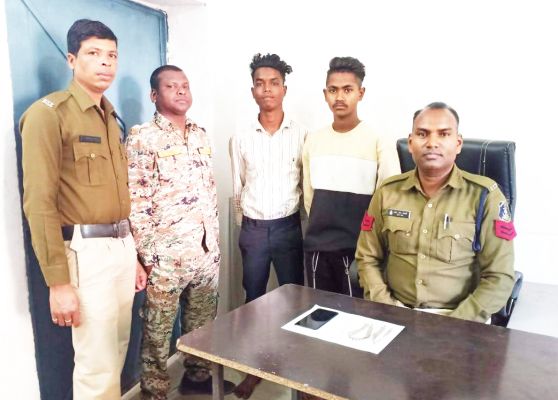 चोरी, 2 नाबालिग समेत 4 गिरफ्तार 