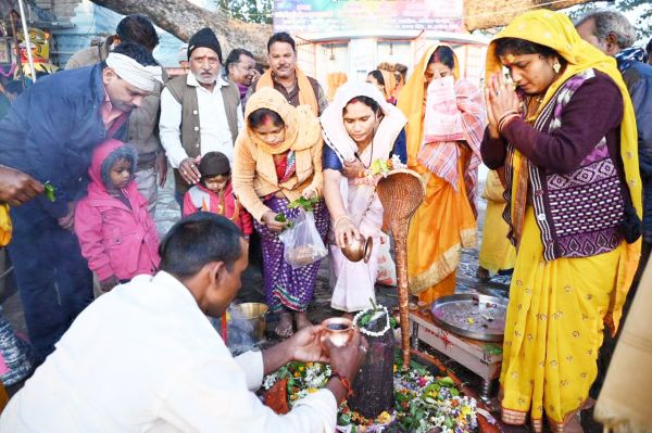 राजिम माघी पुन्नी मेला में श्रद्धालु
