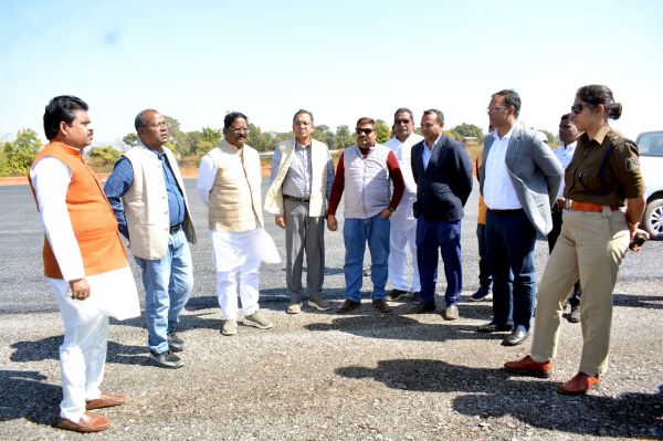 खाद्य मंत्री ने एयरपोर्ट उन्नयन कार्य का किया निरीक्षण