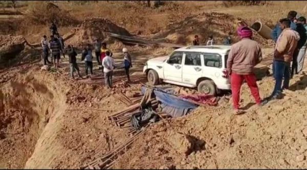 झोपड़ी में सो रहे दो मजदूरों को तेज स्कार्पियो ने कुचला, एक की मौत, दूसरा गंभीर