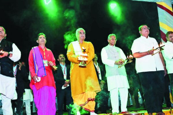 महानदी मैया की महाआरती में शामिल हुए मुख्यमंत्री बघेल
