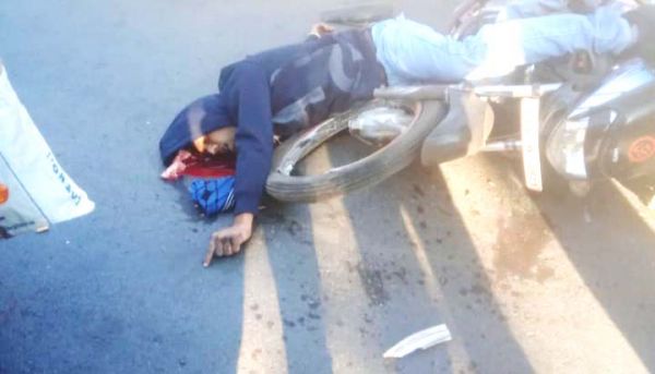 ट्रेलर की चपेट में आए बाईक सवार युवक की मौत