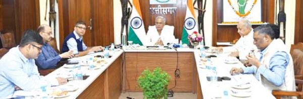 ग्रामीण उद्योग नीति और गौठान से उत्पादित बिजली को पॉवर ग्रिड से जोडऩे की प्रक्रिया जल्द