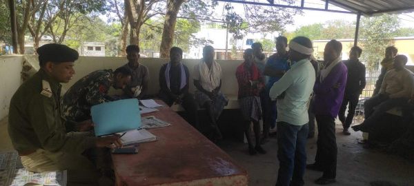 युवक को था मुर्गा लड़ाई का शौक, काम से छूटकर जाता था करकापाल