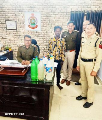 महुआ शराब के साथ आरोपी पकड़ाया