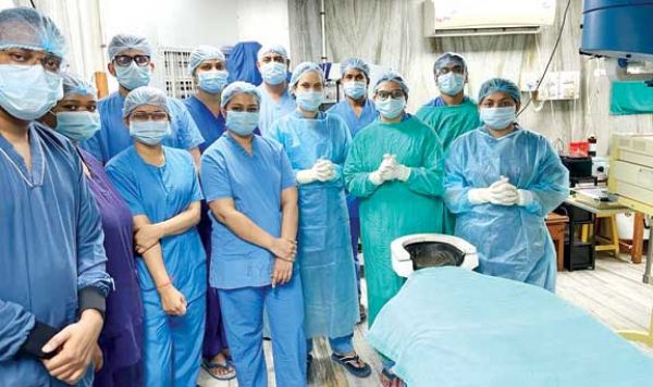 बायीं आंख के पीछे भाग में 7 सेमी घुसा चाकू, डॉक्टरों ने रोशनी बचाते हुए निकाला