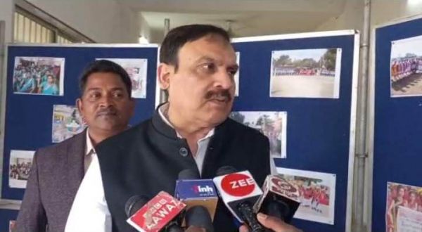 मतदान में गिरावट को देखते हुए भाषण व इलेक्शन क्विज स्पर्धा