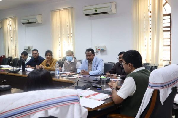 लंबित आवेदनों का करें शत-प्रतिशत निराकरण-कलेक्टर