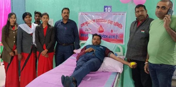 शिविर में युवाओं ने किया 54 यूनिट रक्तदान 