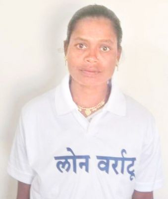 ईनामी महिला नक्सली का समर्पण